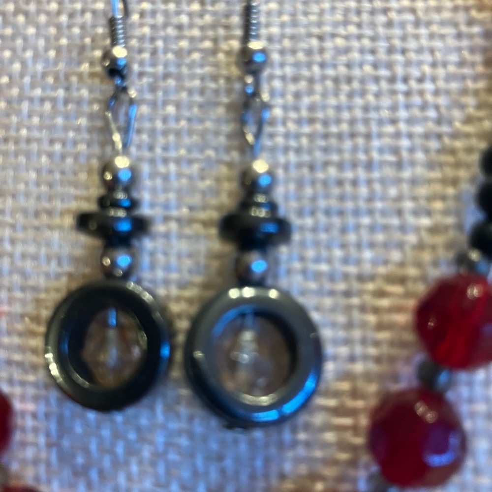 MOTHER OF PEARL PENDANT ON SEED BEAD AND CRYSTAL CHAIN / MATCHED EARRINGS - Picture 3 of 11